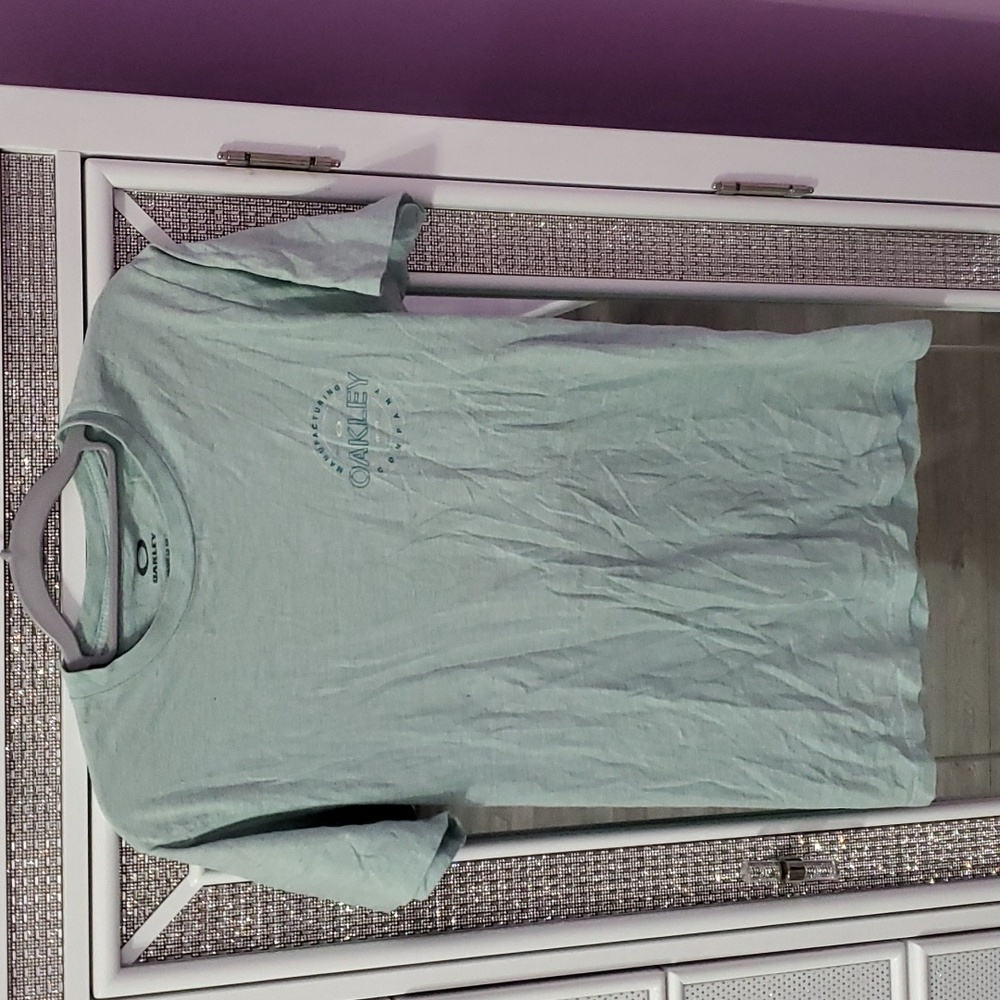 Oakley shirt - Picture 1 of 2